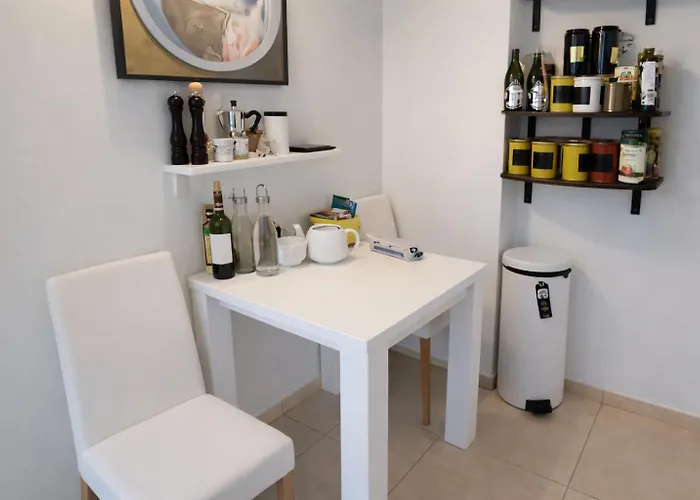 Top-secure Spacious Penthouse - Embassy